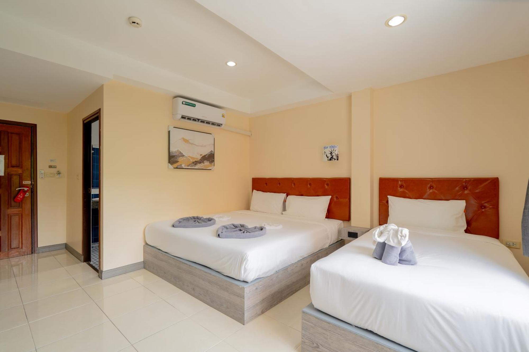 Square One Hotel Patong Exterior foto