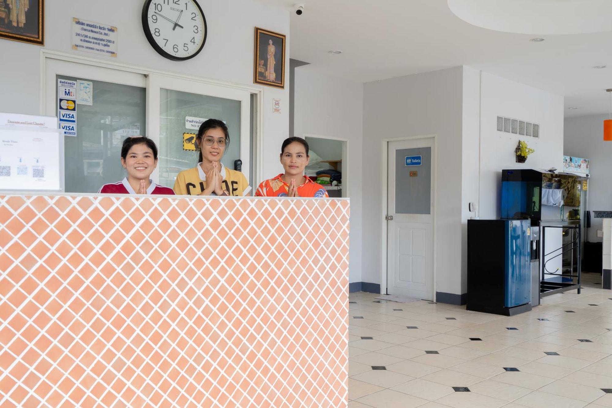 Square One Hotel Patong Exterior foto